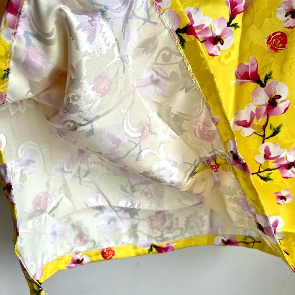 Sexy vibrant yellow Chinese dress - Picture 5 of 9